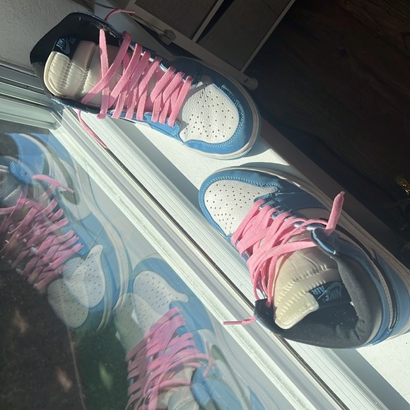 Air Jordan 1 Retro High OG ‘University Blue’ - Size: 8.5 - with Pink laces - Picture 6 of 7